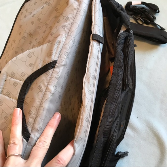 Ful Powerbag Black Messenger Laptop Bag New with Tags - Picture 4 of 13